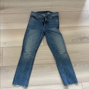 MOTHER The Mid Rise Dazzler Ankle Fray